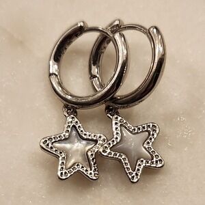 Kendra Scott Silver-tone Star Huggie Hoop Earrings Iridescent Glass Dangle Charm